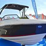 Bayliner VR5 avec tour de wake et bimini